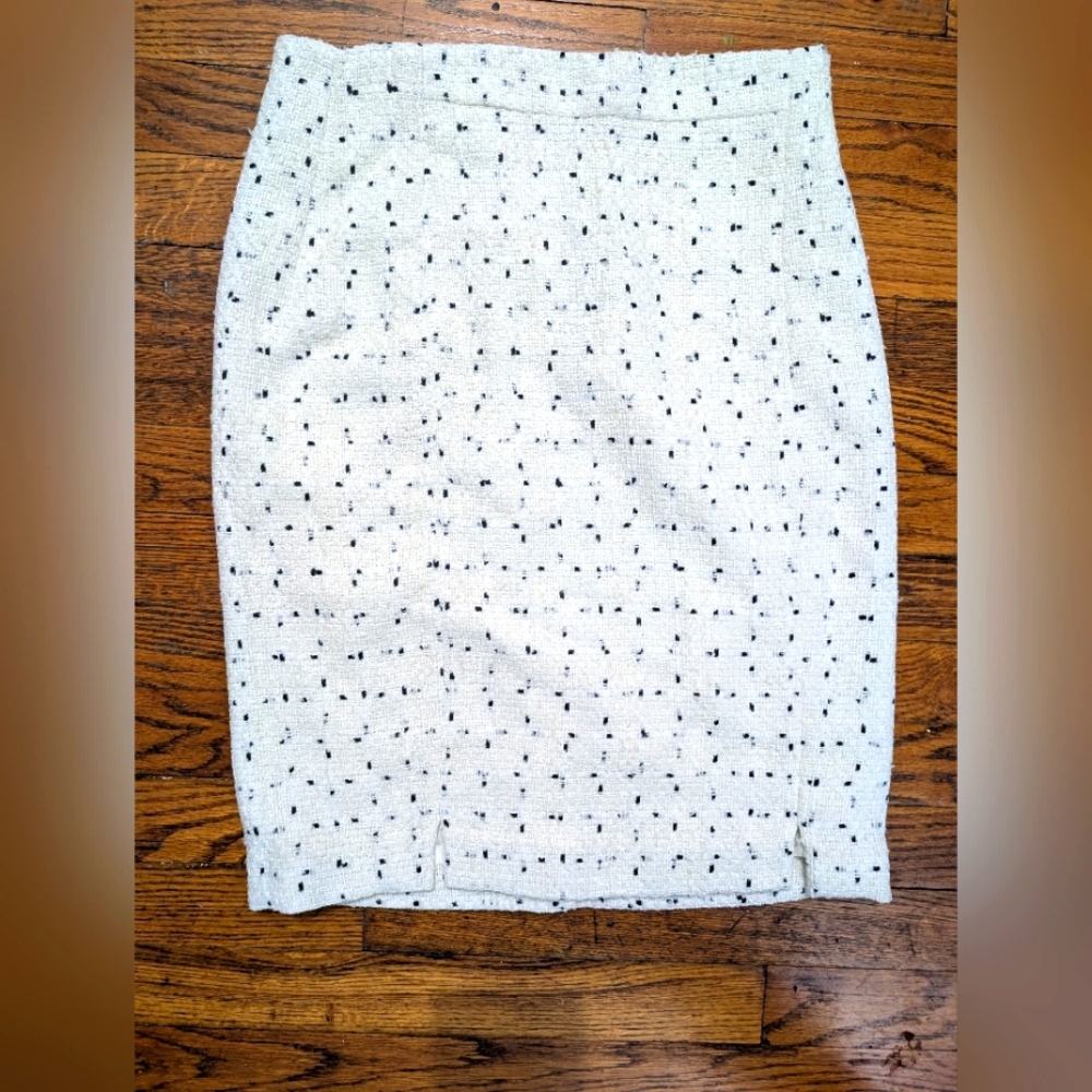 NWT Boucle Ann Taylor White / Black Polka Dot Textured Pencil Skirt 2P S